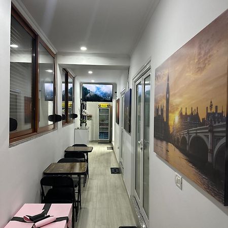Aral Hostel Berat Exteriör bild