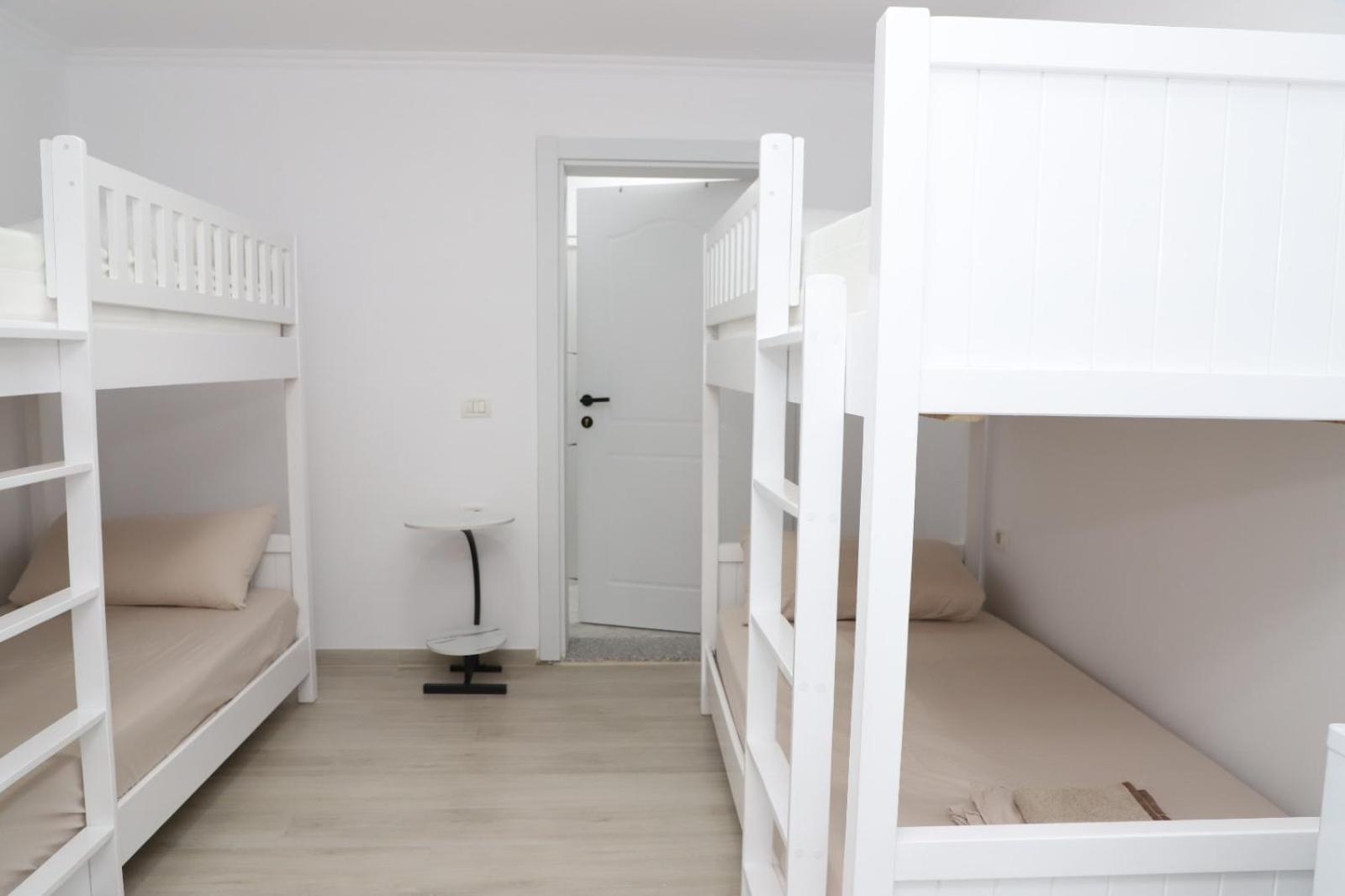Aral Hostel Berat Exteriör bild